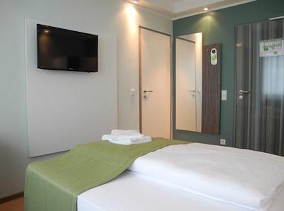 هتل اسپرتفروم رستک