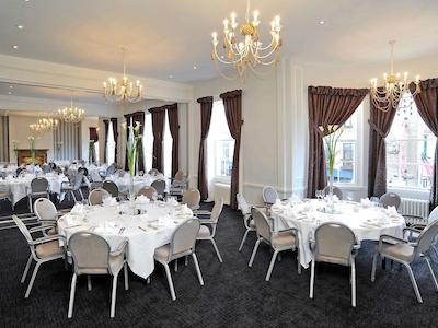 مرکور اسودامپتون سنتر دلفین