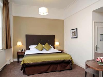 مرکور اسودامپتون سنتر دلفین