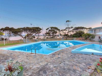 مرکور کانگارو ایسلاند لج