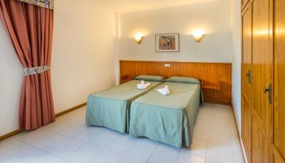 بلو اسیا لز فیسز