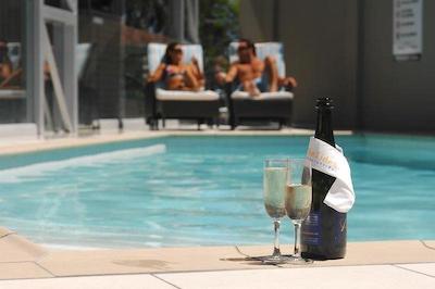 تریلوز هتل نلسُن