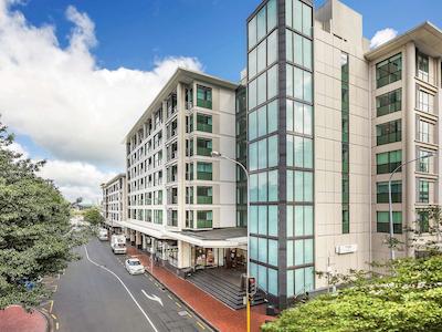 د سبل اوکلاند ویادوکت هاربور