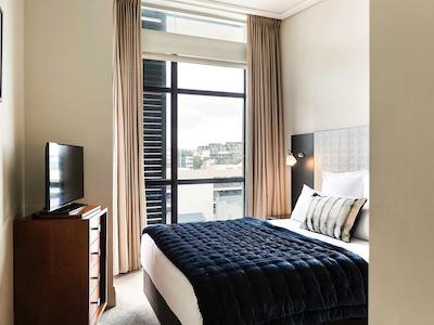 د سبل اوکلاند ویادوکت هاربور