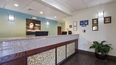 بست وسترن پلاس اسپرینگفیلد آیرپرت این