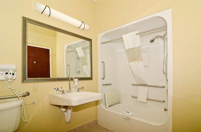 بست وسترن پلاس اسپرینگفیلد آیرپرت این