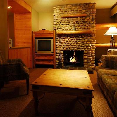 تونکوین این