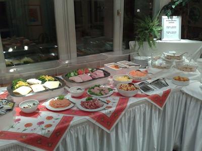 هتزل هتل لون