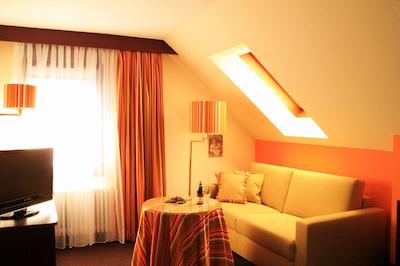 هتزل هتل لون