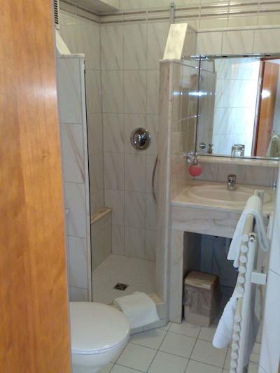 هتزل هتل لون