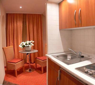 هتزل هتل لون