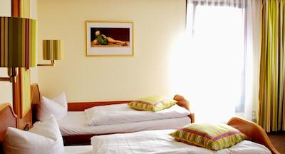 هتزل هتل لون