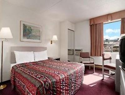 تراولج ادمنتون وست