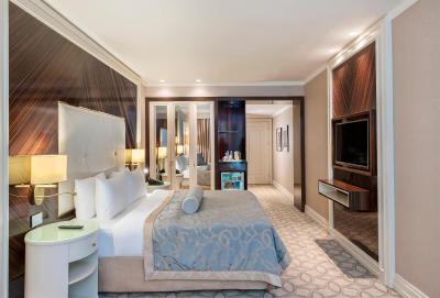 الیت ورلد بیزینس هتل