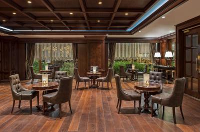 الیت ورلد بیزینس هتل