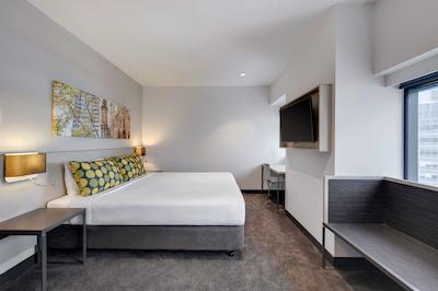 تراولج هتل اسیدنی وینیارد