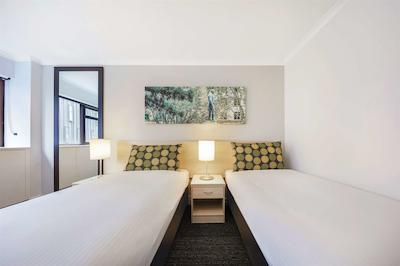 تراولج هتل اسیدنی وینیارد