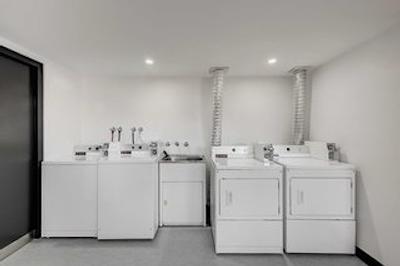 تراولج هتل اسیدنی وینیارد