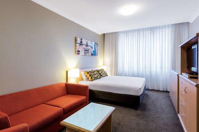 تراولج هتل اسیدنی وینیارد