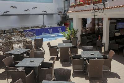 نپتونو هتل اند اپارتمنتز