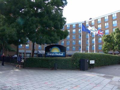 دز هتل لندن-واترلو