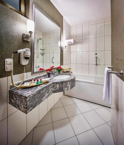 ایرپورت گونش هتل مرتر