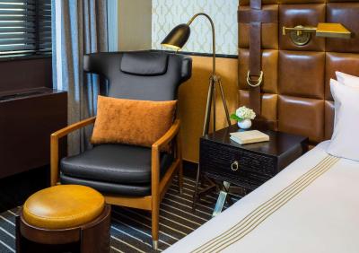 جیلد هال ا دمپسُن هتل