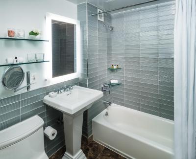 جیلد هال ا دمپسُن هتل