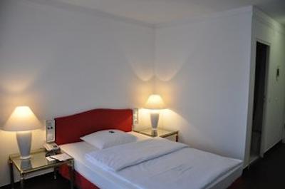 رلکسا والدهتل سهاتن