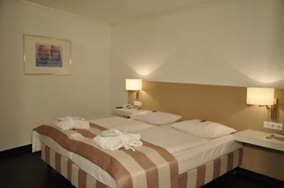 رلکسا والدهتل سهاتن