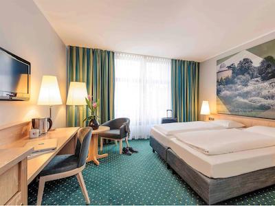 مرکور هتل ارفورت آلتستادت