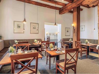 مرکور هتل ارفورت آلتستادت