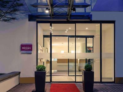 مرکور هتل ارفورت آلتستادت