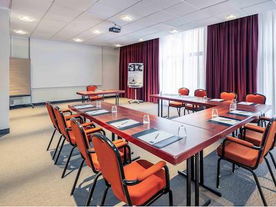 مرکور هتل ارفورت آلتستادت