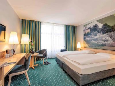 مرکور هتل ارفورت آلتستادت