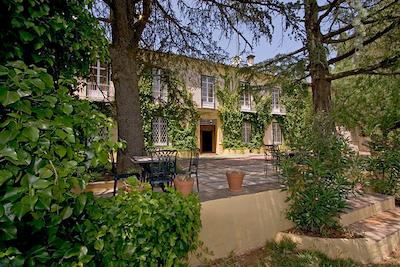 هتل کرتیجو لا رینا