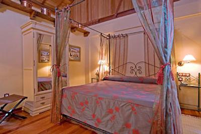 هتل کرتیجو لا رینا