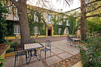 هتل کرتیجو لا رینا