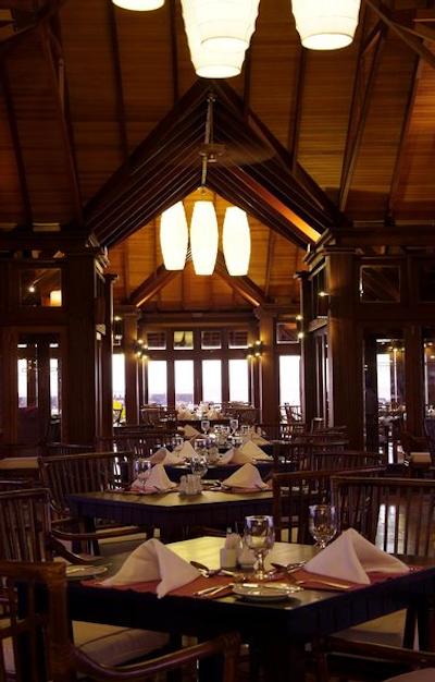 اولهوولی بیچ اند اسپا