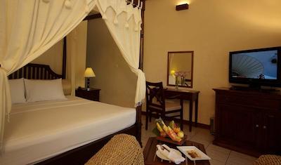 اولهوولی بیچ اند اسپا