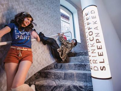 ایبیز استیلز لاوسان سنتر مادهوس