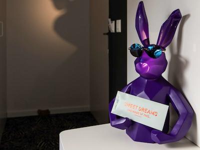 ایبیز استیلز لاوسان سنتر مادهوس