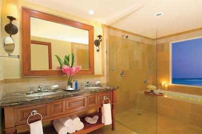 دریمز تولوم ریزرت اند اسپا