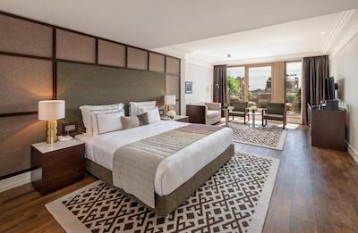 استی بولوارد نیشانتاشی هتل