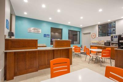 هوارد جهنسُن بای ویندهام ویرجینیا بیچ ات د بیچ