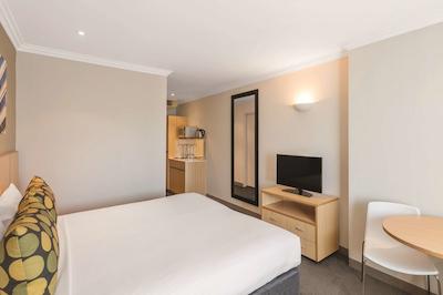 تراولج هتل اسیدنی