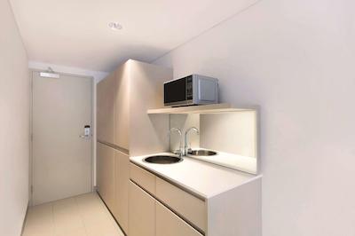 تراولج هتل اسیدنی