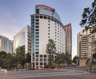 تراولج هتل اسیدنی