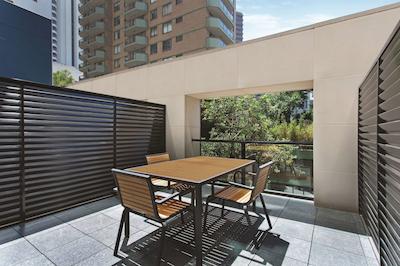 تراولج هتل اسیدنی