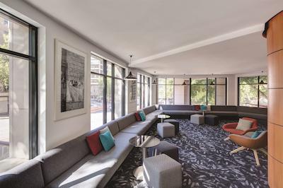 تراولج هتل اسیدنی